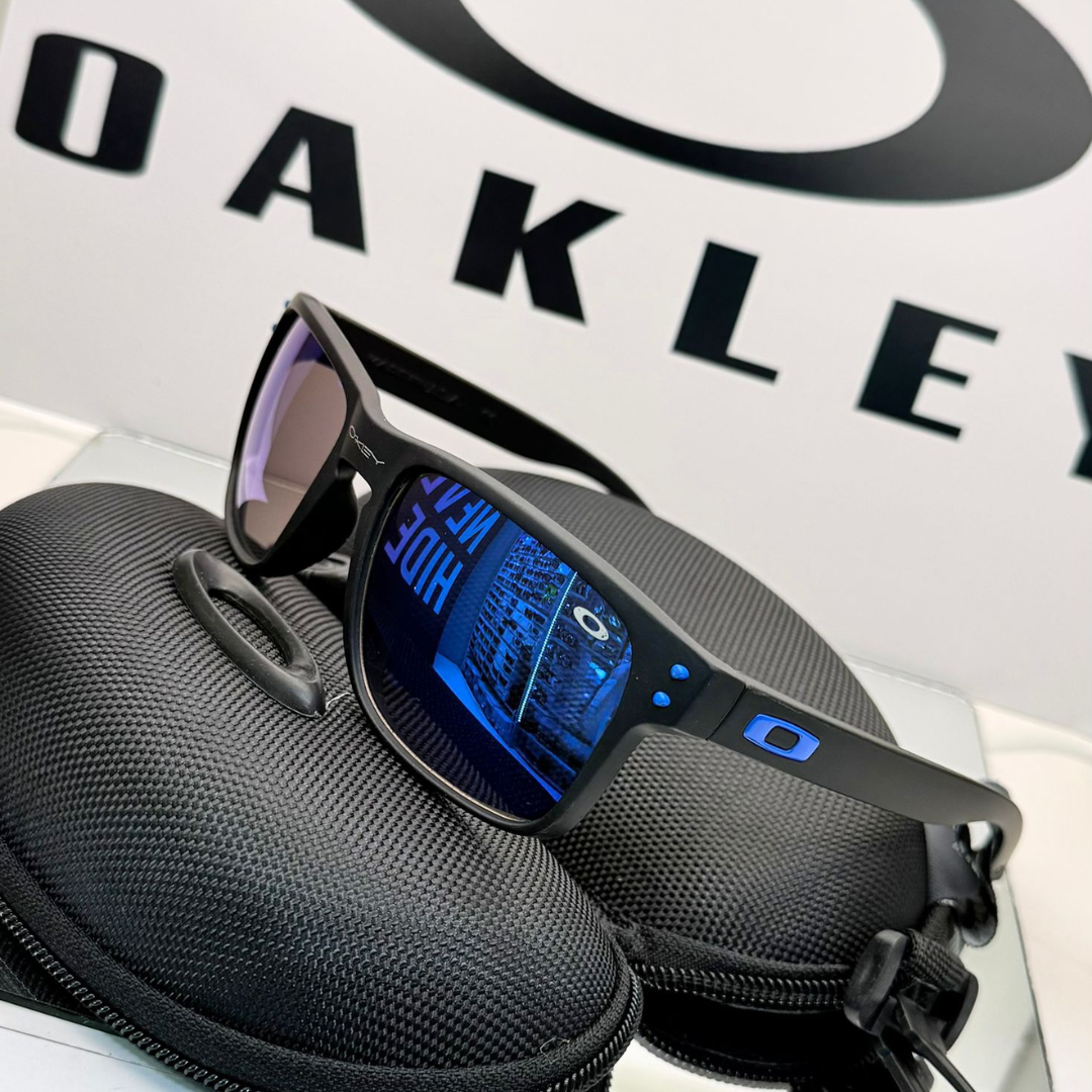 Oakley Holdbrook